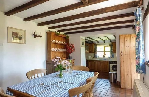 Belper Cottage | CHEVINSIDE COTTAGE, pet friendly, with open fire in Belper