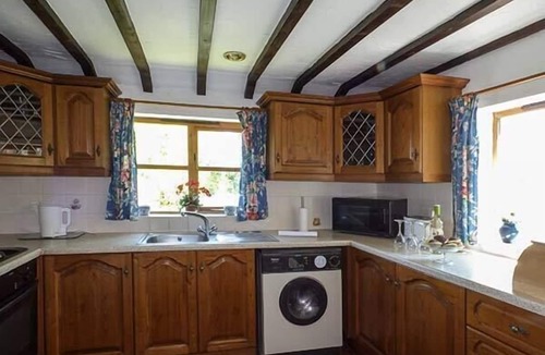 Belper Cottage | CHEVINSIDE COTTAGE, pet friendly, with open fire in Belper