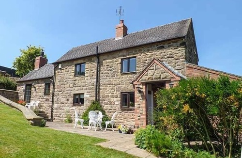 Belper Cottage | CHEVINSIDE COTTAGE, pet friendly, with open fire in Belper