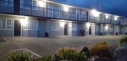Taupo Hotel | Chevron Motel