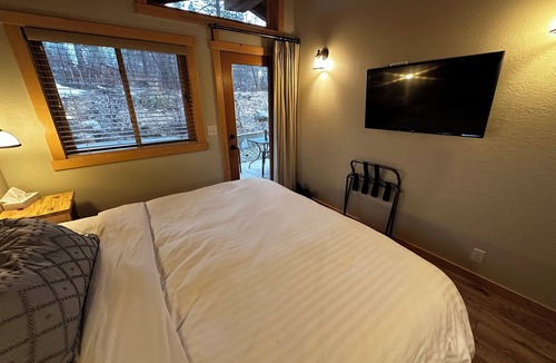 Winthrop Hotel | Chewuch Inn and Cabins