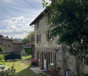 Job House | Chez Élise et Jean Yves