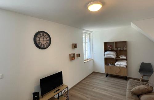 Beauvais Apartment | Chez AB studio cosy