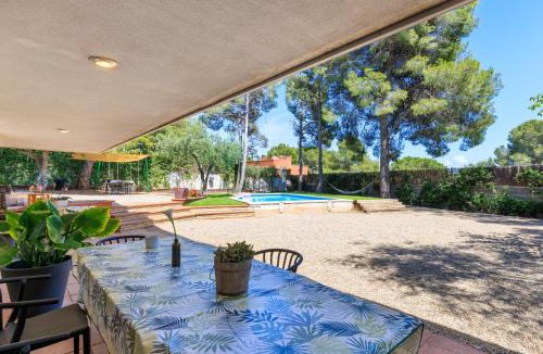 Castellvell House | CHEZ ADELA