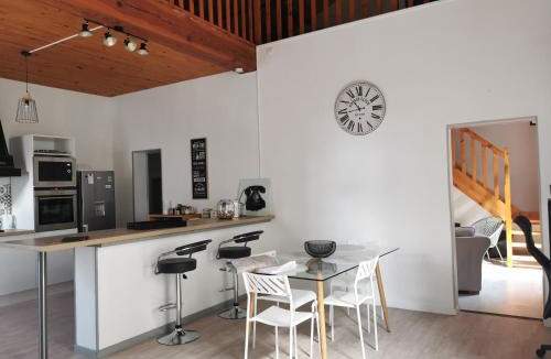 Louzac-Saint-Andre House | Chez Alex et Sophie