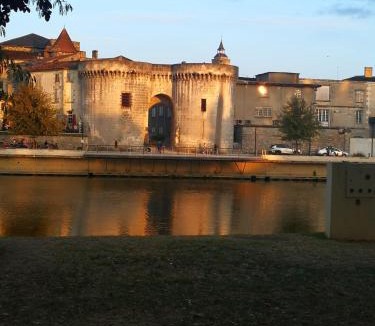 Louzac-Saint-Andre House | Chez Alex et Sophie