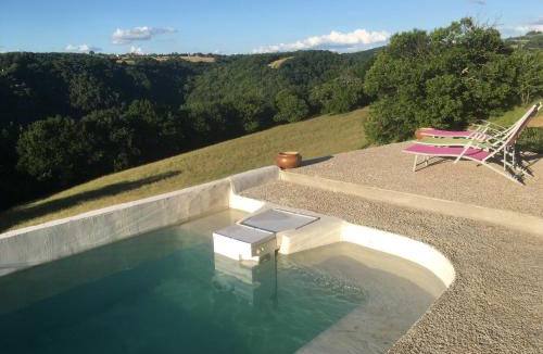 Mirandol-Bourgnounac Bed & Breakfast | Chez Alice,simplicité et petite piscine