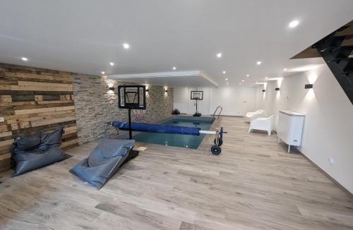 Curel House | CHEZ ANITA