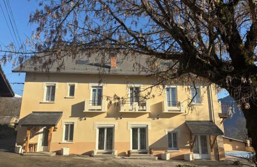 Betton-Bettonet House | Chez antho chambres coquelicot