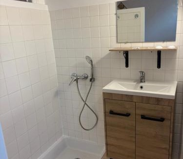 Betton-Bettonet House | Chez antho chambres coquelicot