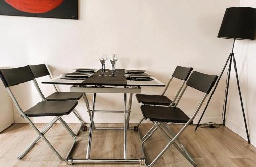 Tours Apartment | Chez Auguste - T2 spacieux - wifi - tv