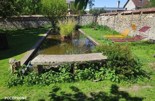 La Couture Boussey Bed & Breakfast | Chez Aurélia: Zen room with private bathroom