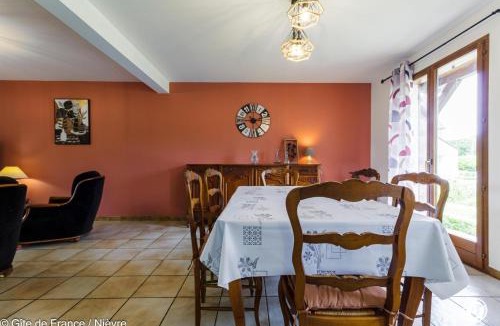 Brinon-sur-Beuvron House | Chez Berthe