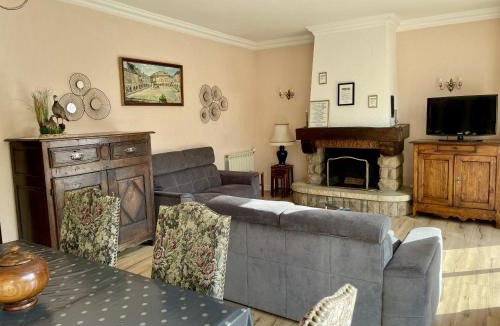 Onet-le-Chateau House | Chez BON ET MONE