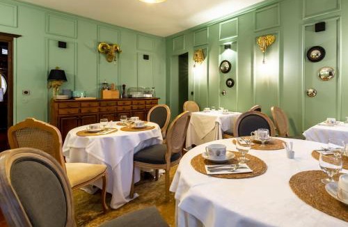 Arnay-le-Duc Hotel | Chez Camille