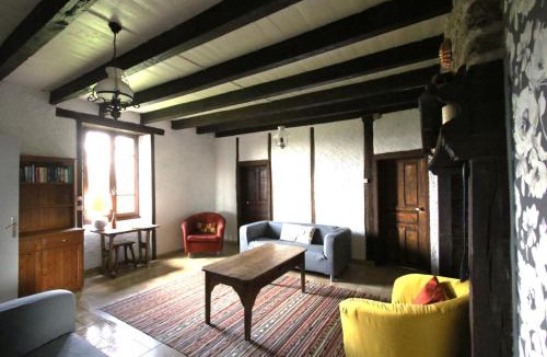 Mourjou House | Chez Caro