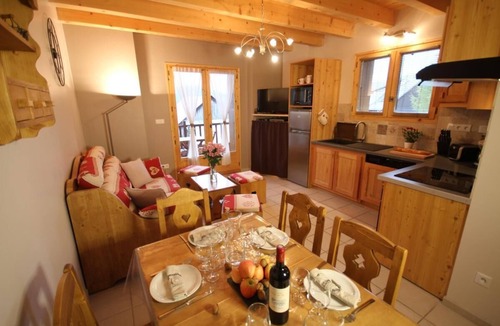 Albiez-Montrond House | Chez Charles - Albiez Montrond