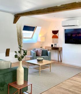 Saint-Amand-les-Eaux Apartment | Chez Clément et Mathilde -Duplex climatisé Hyper centre , tout équipé