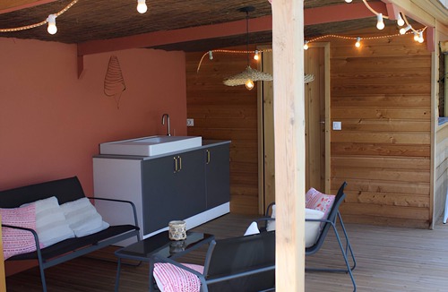 Veuves House | Chez Cocotte 4–6 Guests with Heated Pool from Mid-May to September
