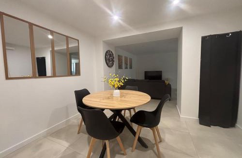 Bizanet Apartment | Chez Cricri, modern accommodation
