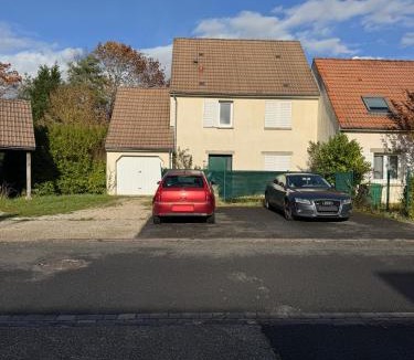 Saint-Denis-en-Val House | Chez Dapia