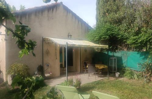 Rognonas Apartment | Chez Delph