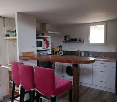 Rognonas Apartment | Chez Delph