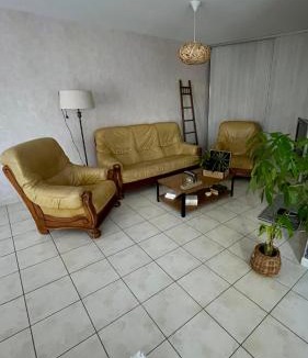 Damery House | Chez Delphine