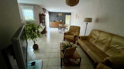 Damery House | Chez Delphine