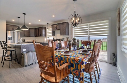 Grand-Digue House | Chez E&H – A Breezy Blend of Charm & Seaside Comfort