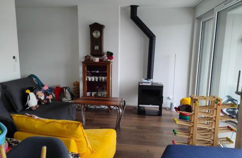 Courtepin House | Chez Elsa et Agou - chambre confortable chez l'habitant