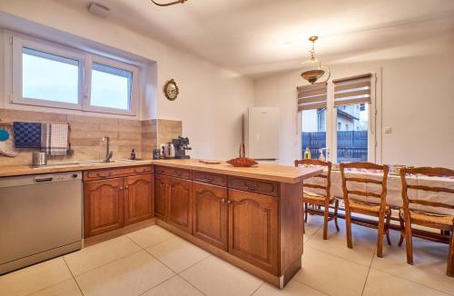 Brezins House | Chez Emile