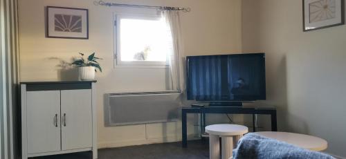 Auriac-sur-Vendinelle Bed & Breakfast | Chez En Richard Chambre Gourmande