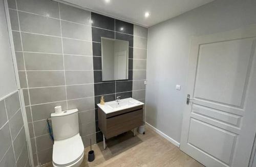 Villeneuve-du-Pareage Apartment | Chez ERIC