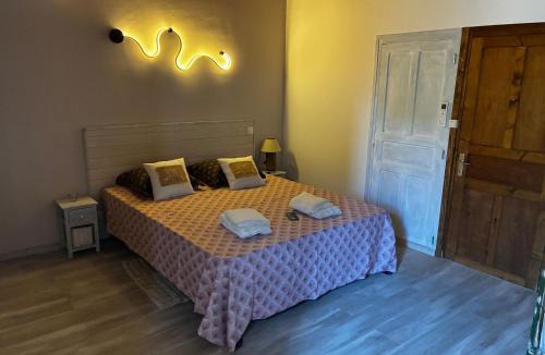 Saint-Sauveur-de-Cruzieres Apartment | Chez Fanfan