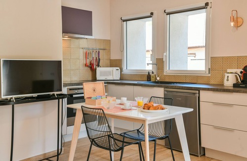 Saint-Pierre-d'Albigny Apartment | Chez Flo Apartment – Cozy Studio with Mountain View and Air Conditioning