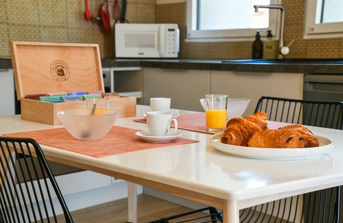 Saint-Pierre-d'Albigny Apartment | Chez Flo Apartment – Cozy Studio with Mountain View and Air Conditioning