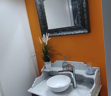 Saint-Remy-de-Chargnat House | Chez Francine La Chenevière