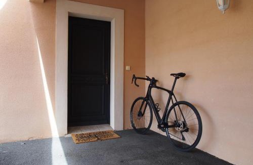 Villegailhenc House | Chez Francis & Valérie