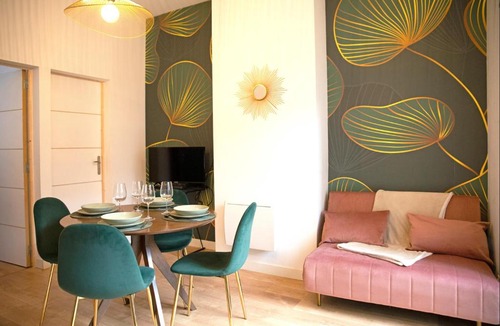 Calais Apartment | Chez Gatsby