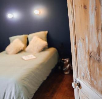 Saint-Maixent-l'Ecole Bed & Breakfast | Chez Guilem chambre jaune