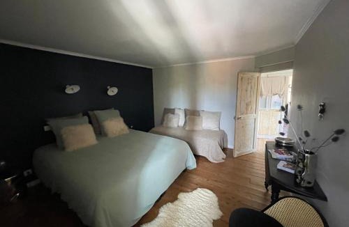 Saint-Maixent-l'Ecole Bed & Breakfast | Chez Guilem chambre jaune