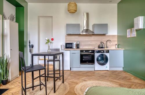 Gare-Jouvenet Apartment | Chez Guillaume - Studio Jungle rénové balnéo à la gare