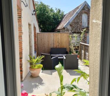 Les Herbiers House | Chez Henri