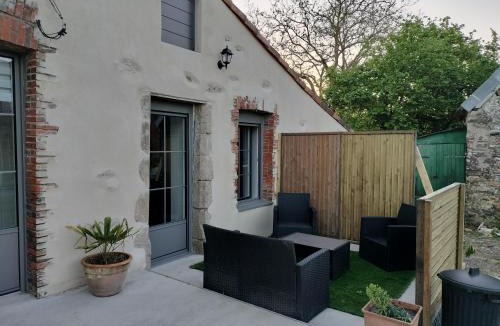 Les Herbiers House | Chez Henri