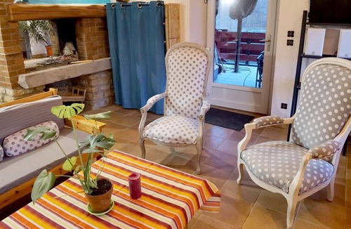 Arbois House | CHEZ INES - LOFT 2 to 8 persons