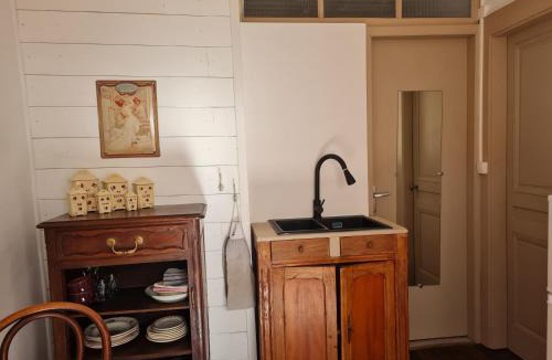 Lods House | Chez Isabelle