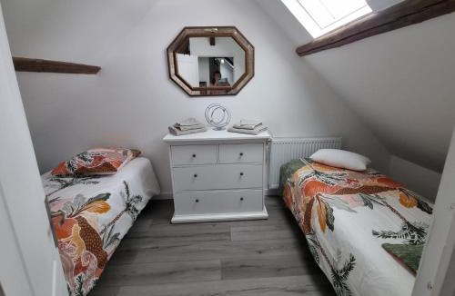 Poulainville Bed & Breakfast | Chez IZZA - chambres ou chalet au calme