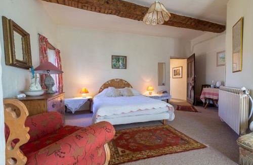Sauzet House | Chez Janie Hirst - Chambres d'hôtes