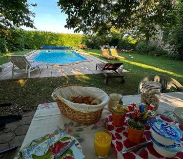 Sauzet Apartment | Chez Janie Hirst